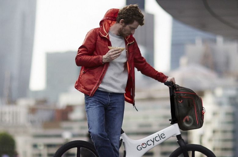 Probably one of the most useful Gocycle accessories!  Our bespoke front pannier is easy to attach and remove, extremely versatile – from carrying your work stuff to groceries, and looks great too!